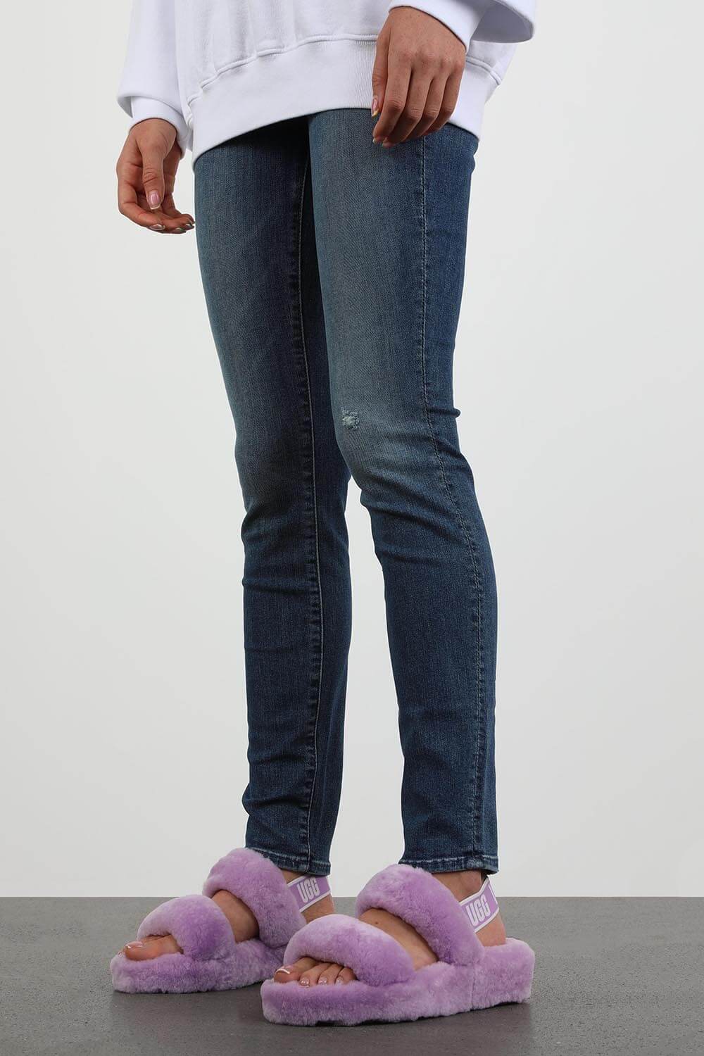 תמונת כל הלוק של סנדלים פרוותיים הו ייה